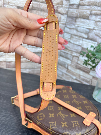 Vintage Chantilly PM Crossbody Bag