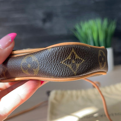 Authentic Preowned Cancun Pochette