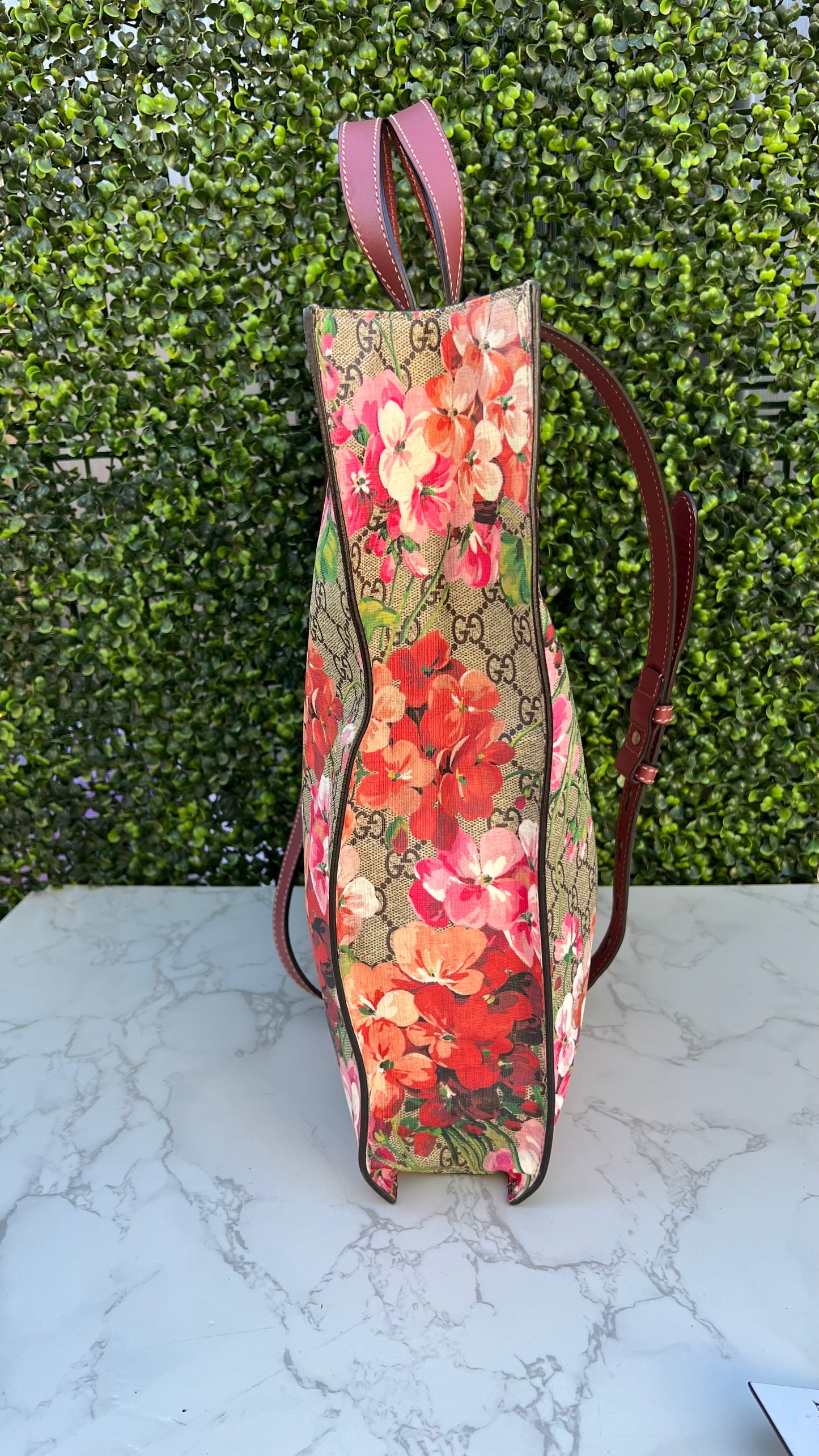 Soft GG Supreme Monogram Blooms Vertical Tote Beige Multicolor Antique Rose