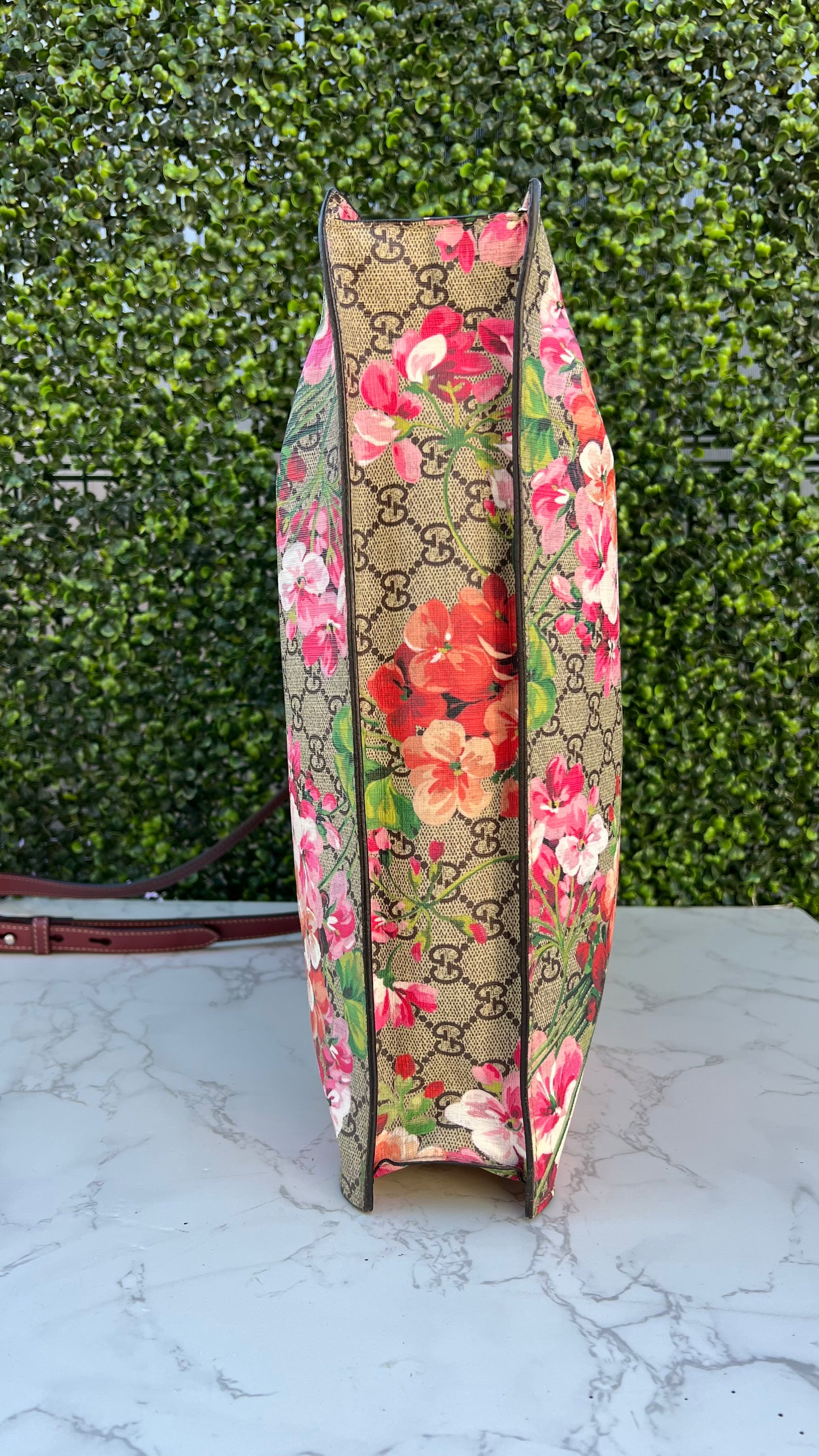 Soft GG Supreme Monogram Blooms Vertical Tote Beige Multicolor Antique Rose