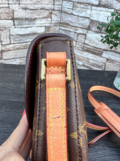 Vintage Chantilly PM Crossbody Bag
