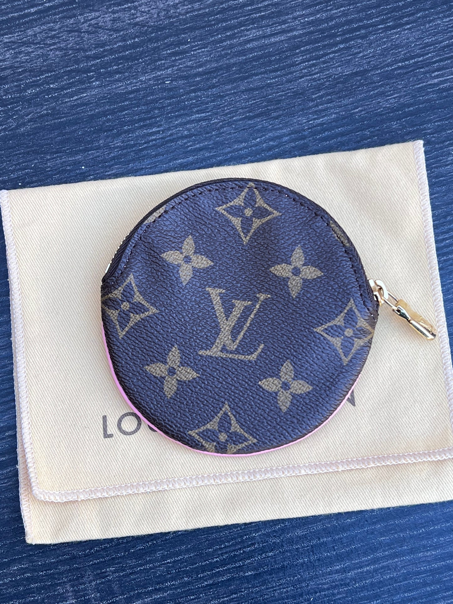 Louis Vuitton Japan Limited Edition Vivienne Christmas Animation Round Coin Purse