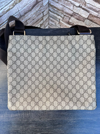 GG Supreme Canvas Messenger Bag