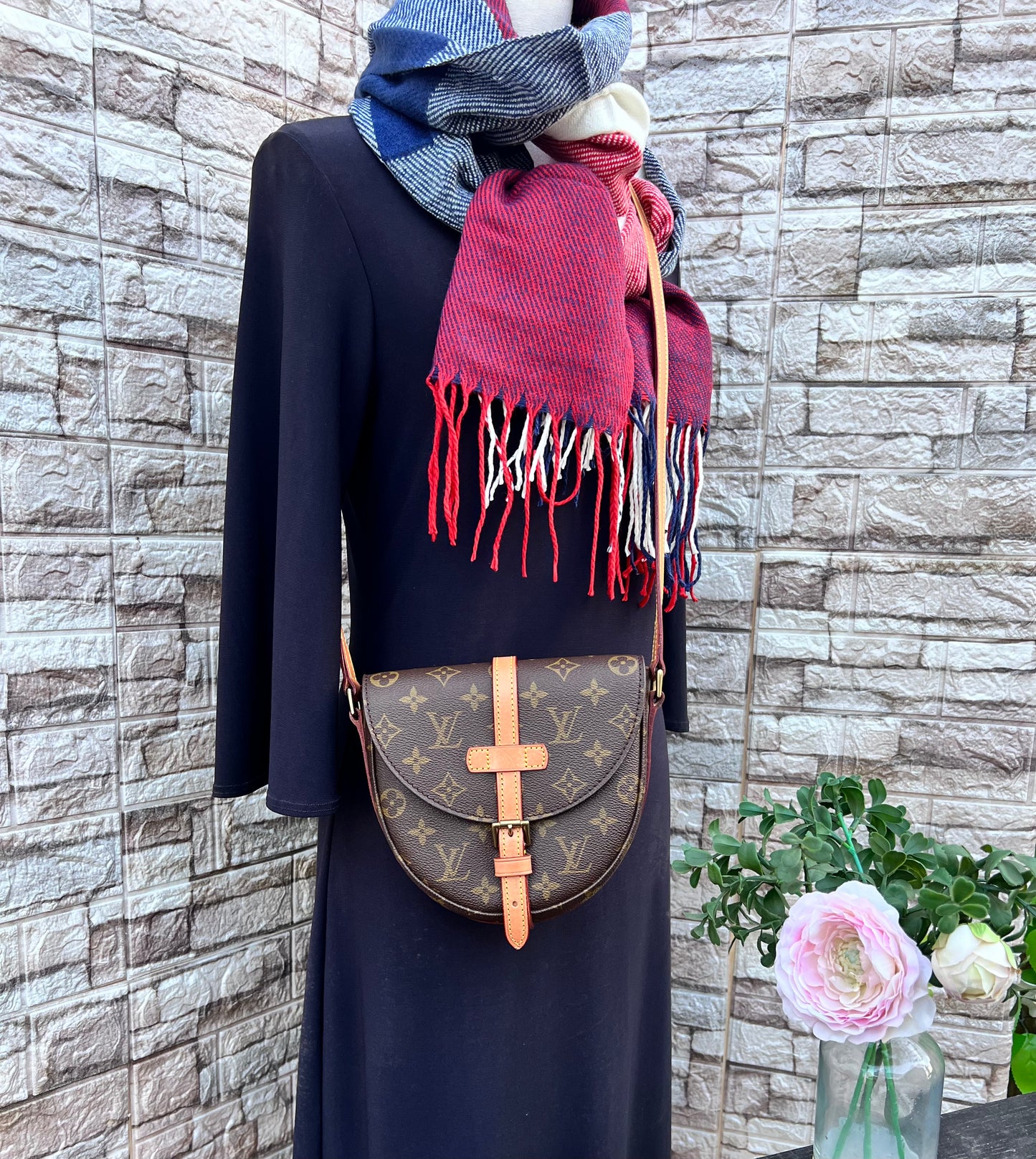 Vintage Chantilly PM Crossbody Bag