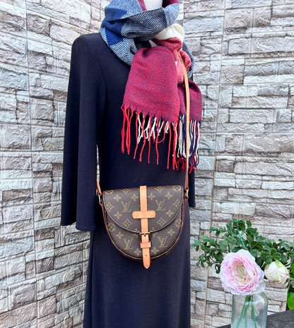 Vintage Chantilly PM Crossbody Bag