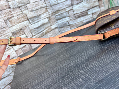 Vintage Chantilly PM Crossbody Bag