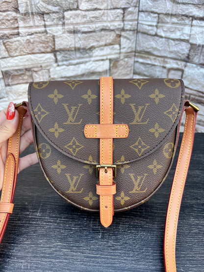 Vintage Chantilly PM Crossbody Bag