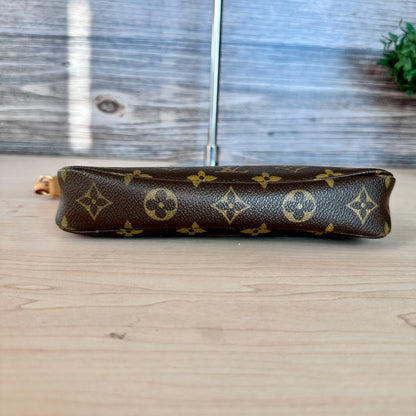Pochette Accessories Monogram Canvas