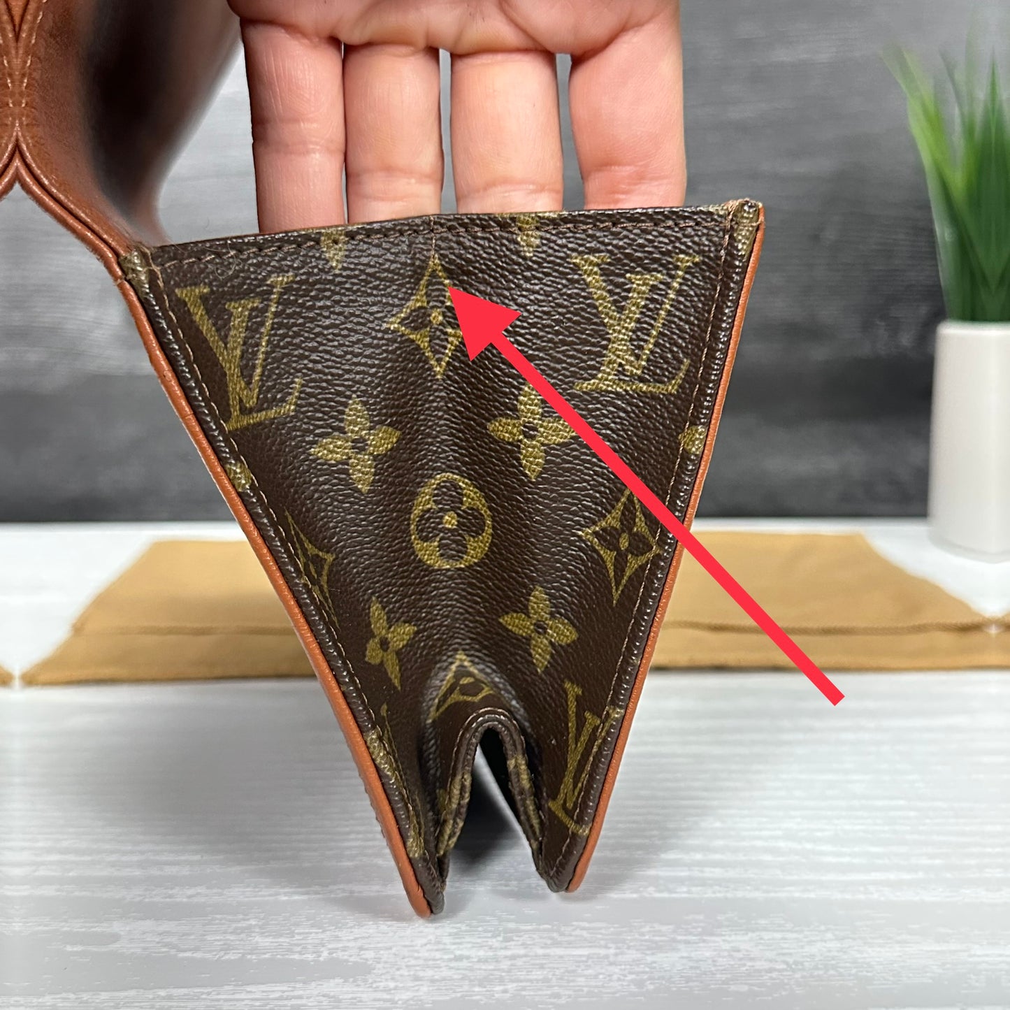 Vintage Dame Clutch
