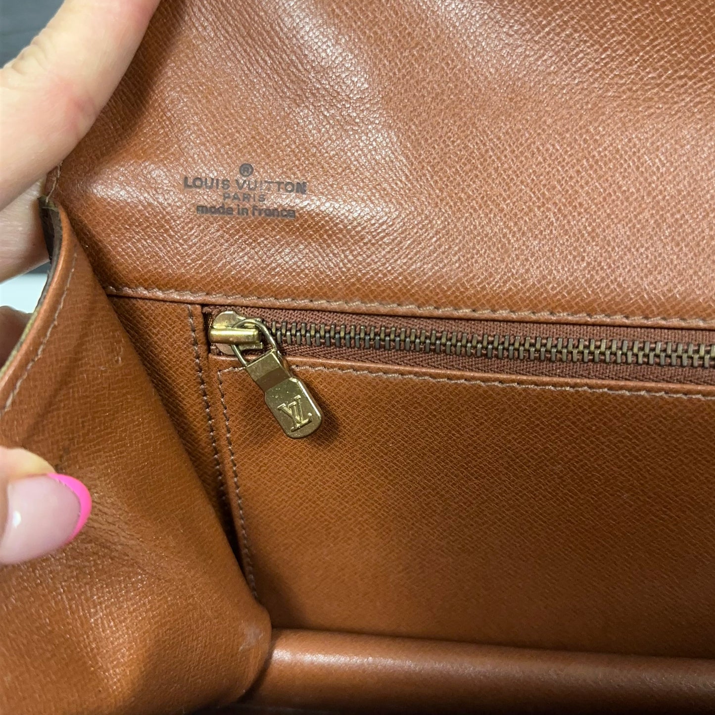 Vintage Dame Clutch